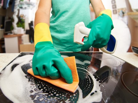 Dust and stain removal during rug cleaning in Watford